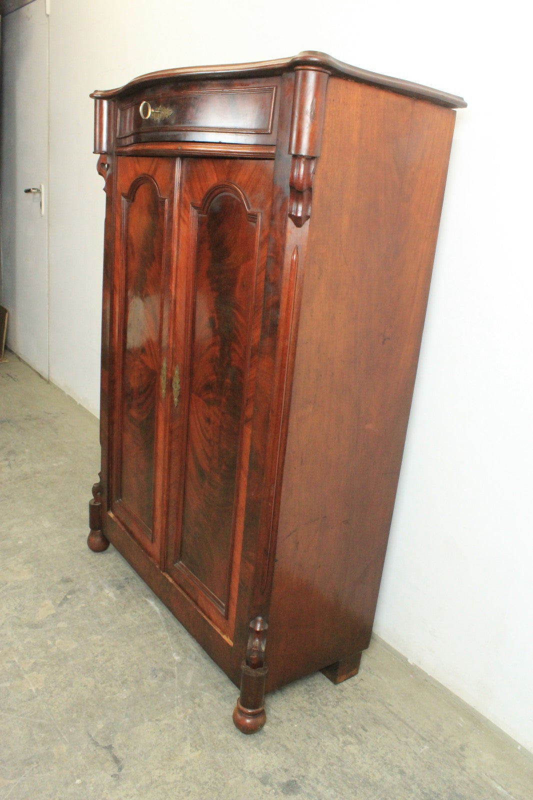 Louis-Philippe Vertiko Schrank Mahagoni Antik um 1870 | Reinstein Möbel - Bild 4