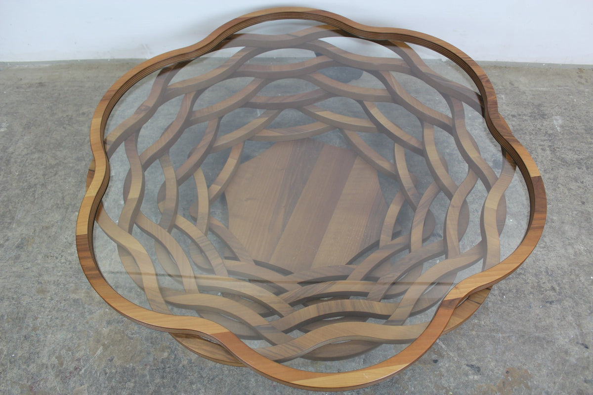 Wunderschöner Vollholz Couchtisch Mit Besonderer Form Und Glasplatte 120 cm | Reinstein Möbel - Bild 4