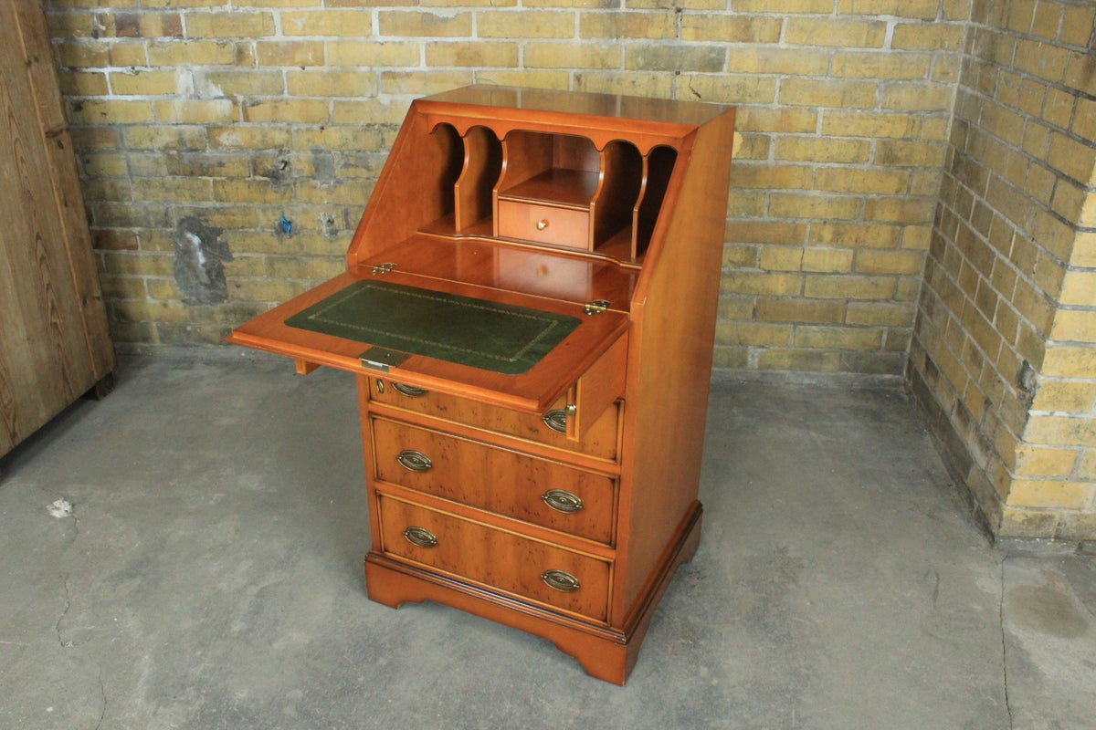 Englischer Sekretär Schubladen Schrank Leder Schreibfläche Eibenholz | ENGLISCHES MÖBELSTÜCK - Bild 4