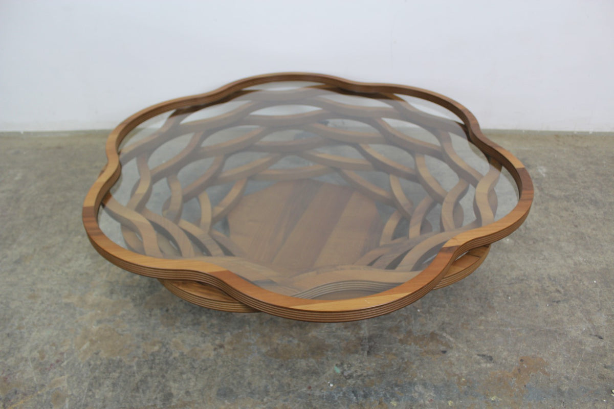 Wunderschöner Vollholz Couchtisch Mit Besonderer Form Und Glasplatte 120 cm | Reinstein Möbel - Bild 2