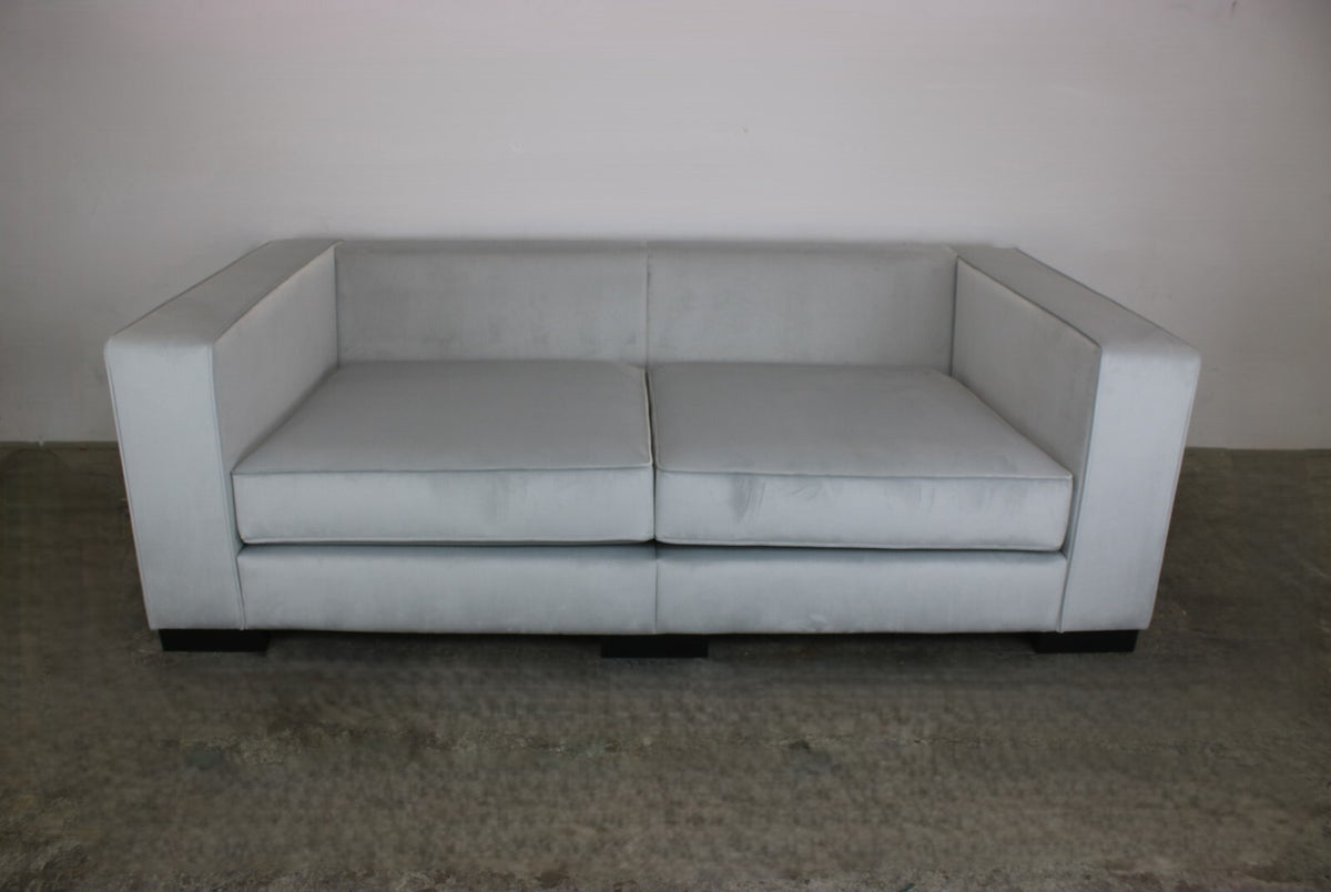 Designer Couch Berlin Handgefertigt Hochwertiges Sofa Creme Stoff Schwere Quali | Handgefertigt - Bild 10